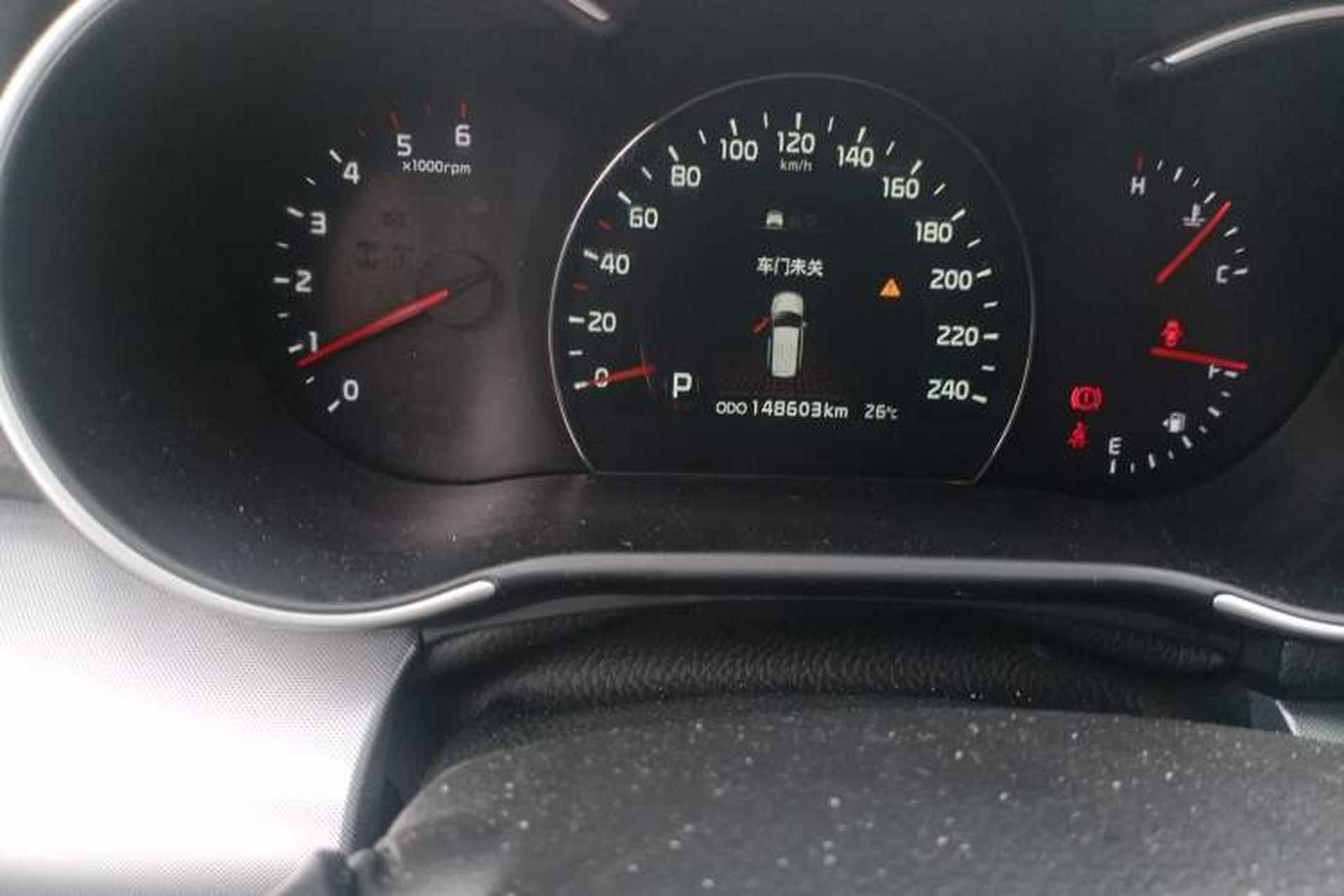 Used Kia Sorento 2013 2.2T 7-Seater Diesel Supreme Edition Odometer Close Up