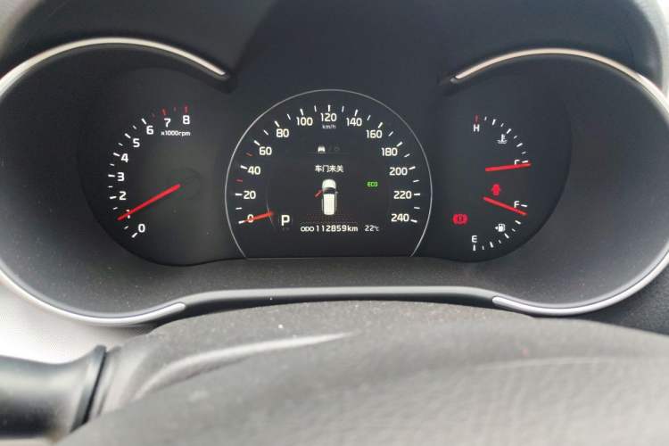 Used Kia Sorento 2013 2.4L 5-Seater Gasoline Comfort Edition China V Standard Odometer Close Up