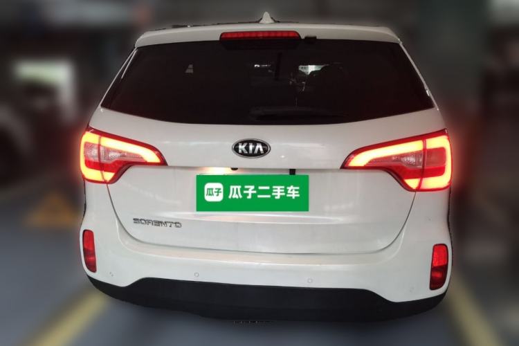 Used Kia Sorento 2013 2.4L 7-seat Gasoline Luxury Edition Rear