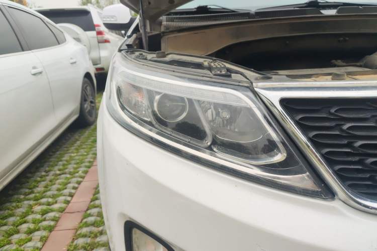 Used Kia Sorento 2013 2.4L 7-seat Gasoline Luxury Edition Right Front Headlight