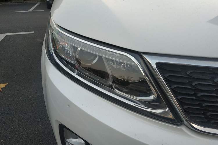 Used Kia Sorento 2013 2.2T 7-seat Diesel Comfort Edition Right Front Headlight