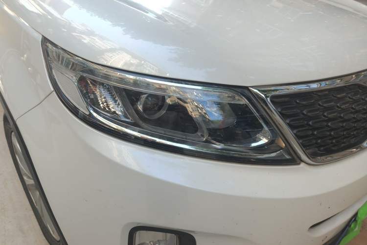 Used Kia Sorento 2013 2.4L 7-Seater Gasoline Comfort Version China IV Standard Right Front Headlight
