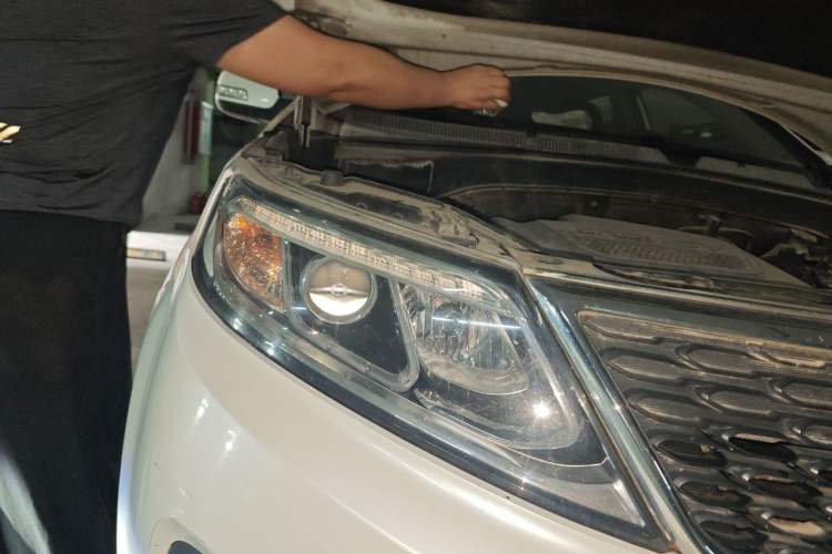 Used Kia Sorento 2013 2.2T 7-seat Diesel Comfort Edition Right Front Headlight