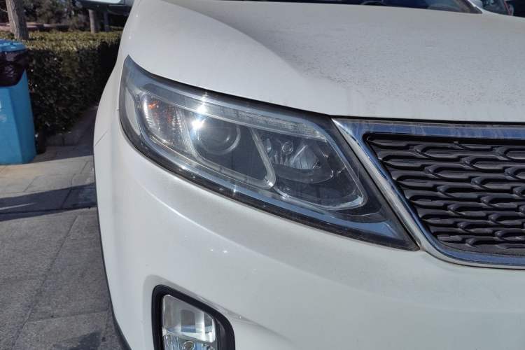 Used Kia Sorento 2013 2.4L 5-Seater Gasoline Luxury Version China V Standard Right Front Headlight