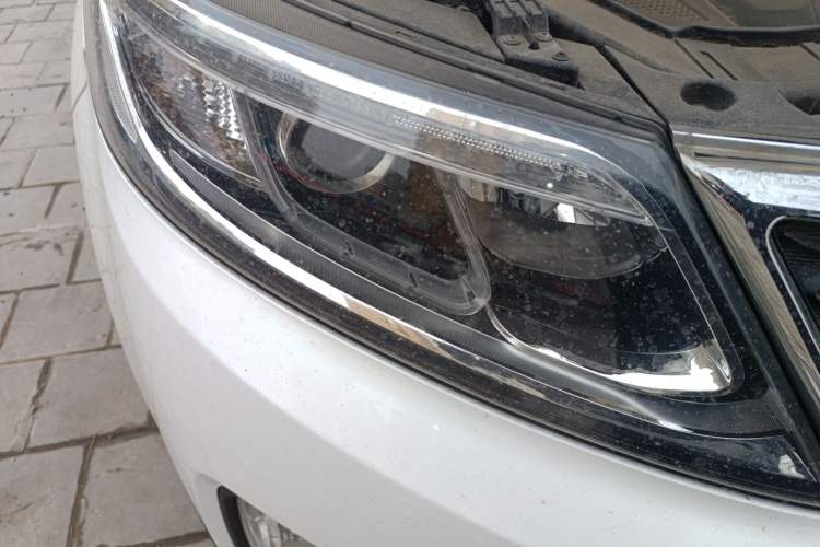 Used Kia Sorento 2013 2.4L 7-Seater Gasoline Luxury Version China IV Standard Right Front Headlight