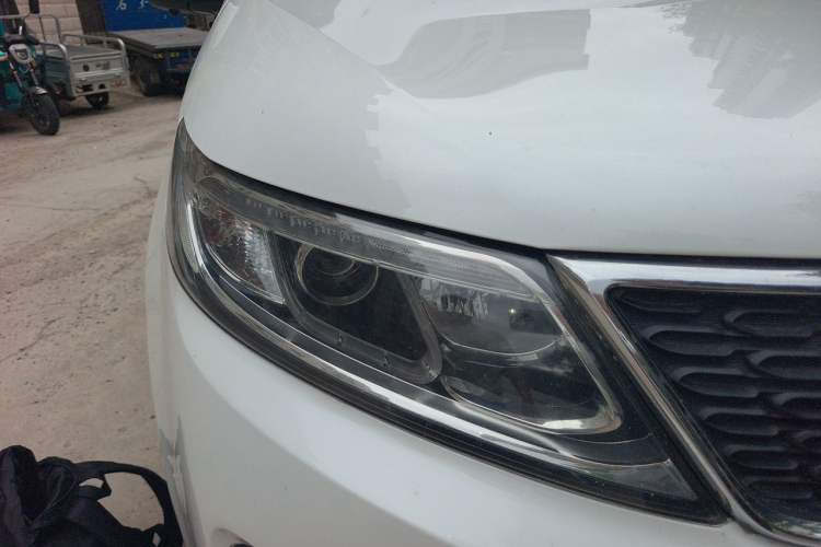 Used Kia Sorento 2013 2.2T 5-Seater Diesel Luxury Edition Right Front Headlight