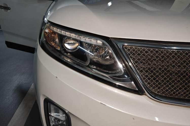 Used Kia Sorento 2013 2.2T 5-Seater Diesel Luxury Edition Right Front Headlight