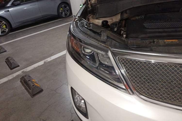 Used Kia Sorento 2013 2.2T 5-Seater Diesel Comfort Edition Right Front Headlight