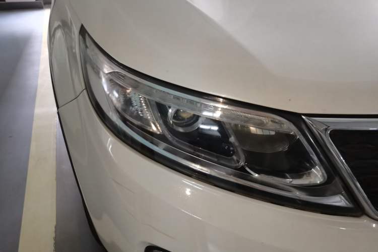 Used Kia Sorento 2013 2.4L 7-seat Gasoline Luxury Edition Right Front Headlight
