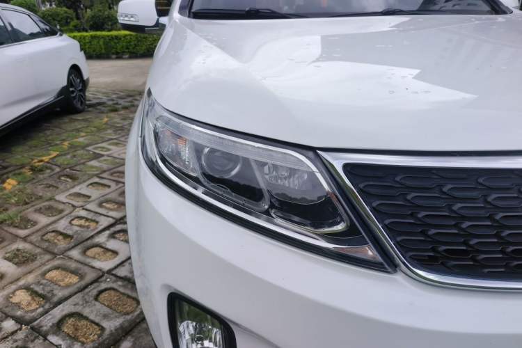 Used Kia Sorento 2013 2.4L 7-Seater Gasoline Comfort Version China IV Standard Right Front Headlight