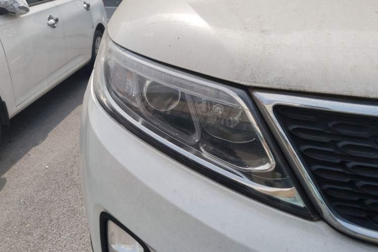 Used Kia Sorento 2013 2.4L 7-seat Gasoline Luxury Edition Right Front Headlight