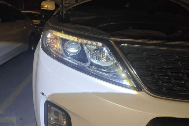 Used Kia Sorento 2013 2.2T 5-Seater Diesel Luxury Edition Right Front Headlight