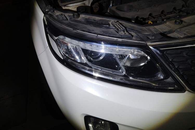 Used Kia Sorento 2013 2.4L 5-Seater Gasoline Comfort Edition Right Front Headlight