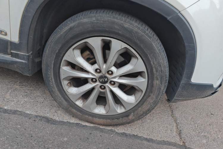 Used Kia Sorento 2013 2.2T 7-seat Diesel Comfort Edition Right Front Wheel Hub