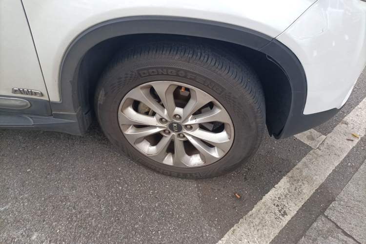 Used Kia Sorento 2013 2.4L 5-Seater Gasoline Luxury Version China IV Standard Right Front Wheel Hub