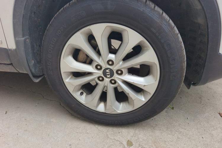 Used Kia Sorento 2013 2.2T 5-Seater Diesel Luxury Edition Right Front Wheel Hub