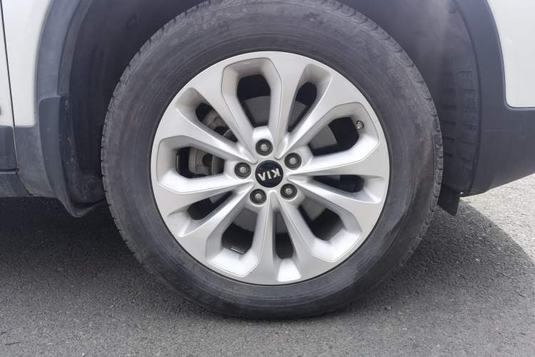 Used Kia Sorento 2013 2.4L 5-seat Gasoline Luxury Edition Right Front Wheel Hub