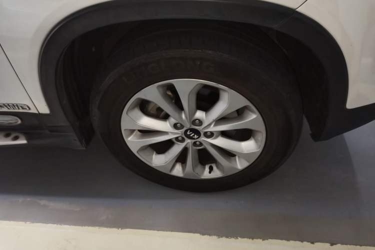 Used Kia Sorento 2013 2.4L 7-seat Gasoline Luxury Edition Right Front Wheel Hub