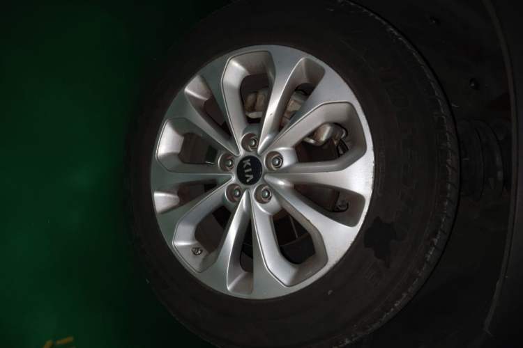 Used Kia Sorento 2013 2.4L 5-Seater Gasoline Supreme Edition China IV Standard Right Front Wheel Hub