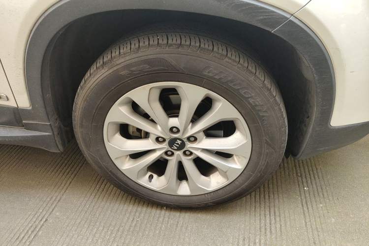 Used Kia Sorento 2013 2.4L 5-Seater Gasoline Luxury Version China V Standard Right Front Wheel Hub
