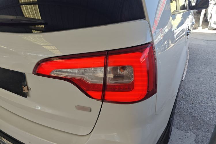 Used Kia Sorento 2013 2.4L 5-Seater Gasoline Luxury Version China IV Standard Right Rear Taillight