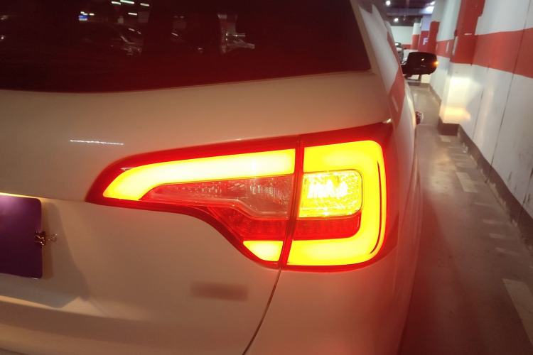 Used Kia Sorento 2013 2.2T 5-Seater Diesel Supreme Edition Right Rear Taillight