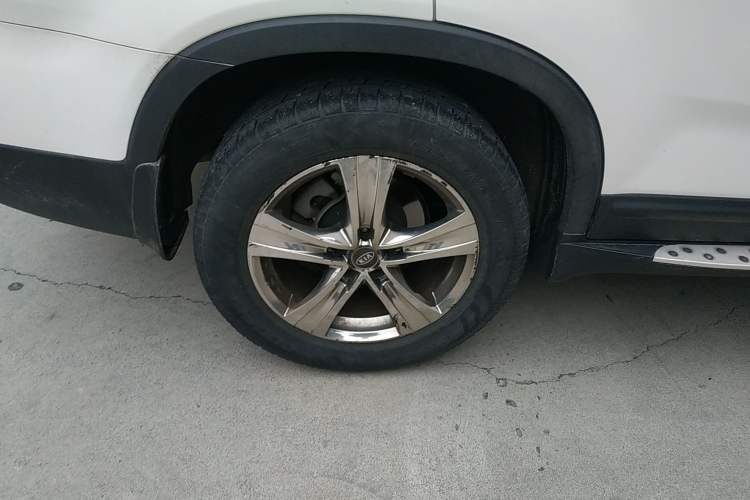 Used Kia Sorento 2013 2.4L 7-seat Gasoline Comfort Edition Right Rear Wheel Hub