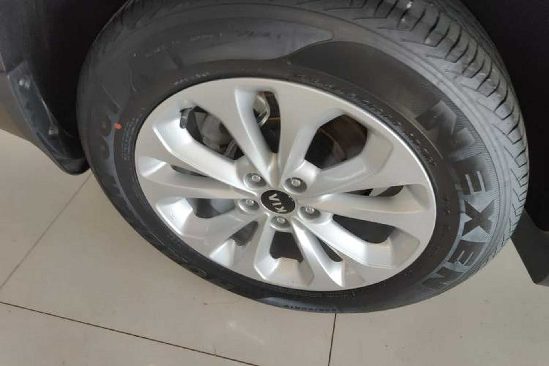 Used Kia Sorento 2013 2.4L 5-Seater Gasoline Comfort Edition Right Rear Wheel Hub