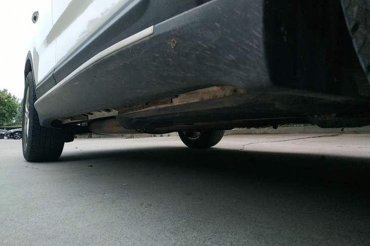 Used Kia Sorento 2013 2.4L 7-seat Gasoline Comfort Edition Right Side Sill