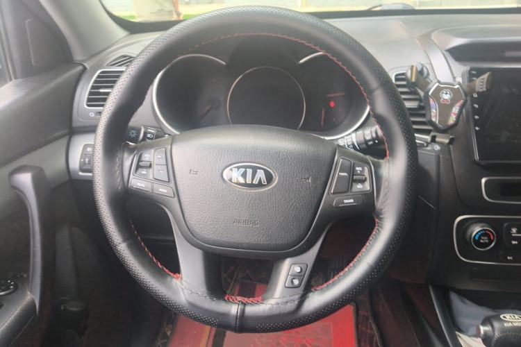 Used Kia Sorento 2013 2.4L 5-Seater Gasoline Comfort Version China IV Standard Steering Wheel