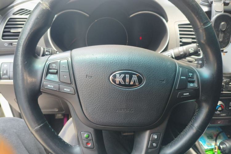 Used Kia Sorento 2013 2.2T 5-Seater Diesel Luxury Edition Steering Wheel