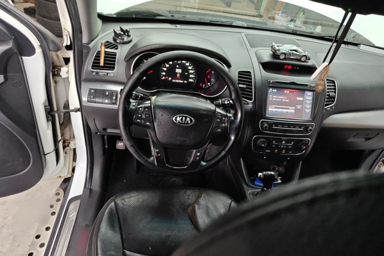 Used Kia Sorento 2013 2.2T 5-Seater Diesel Luxury Edition Steering Wheel