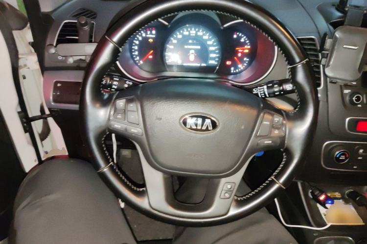 Used Kia Sorento 2013 2.4L 7-Seater Gasoline Comfort Version China IV Standard Steering Wheel