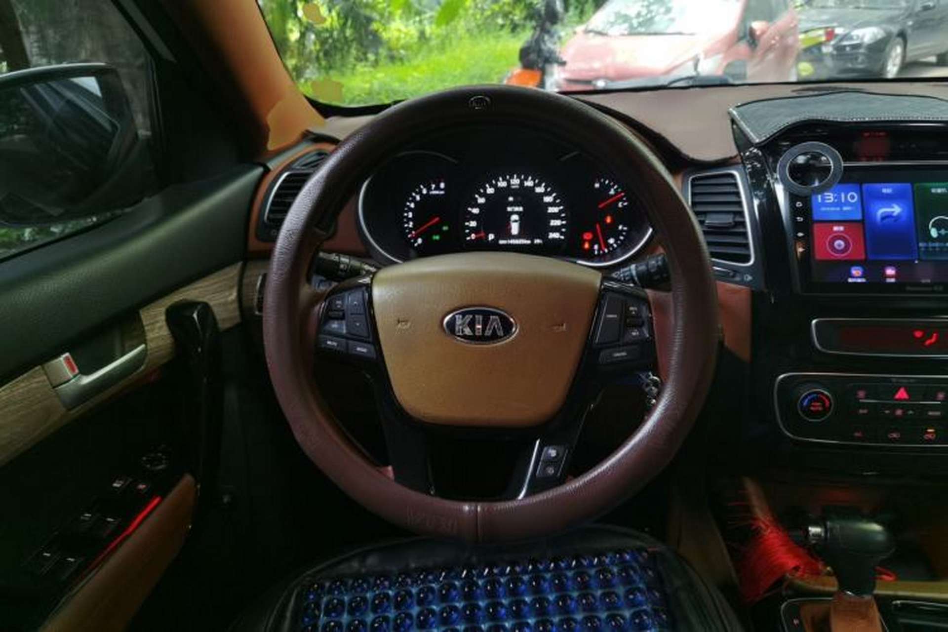 Used Kia Sorento 2013 2.4L 7-Seater Gasoline Comfort Version China IV Standard Steering Wheel