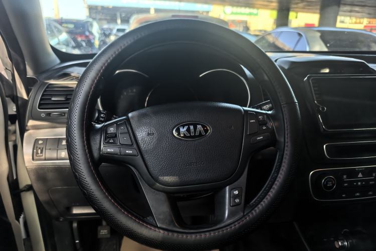 Used Kia Sorento 2013 2.4L 7-Seater Gasoline Comfort Version China IV Standard Steering Wheel
