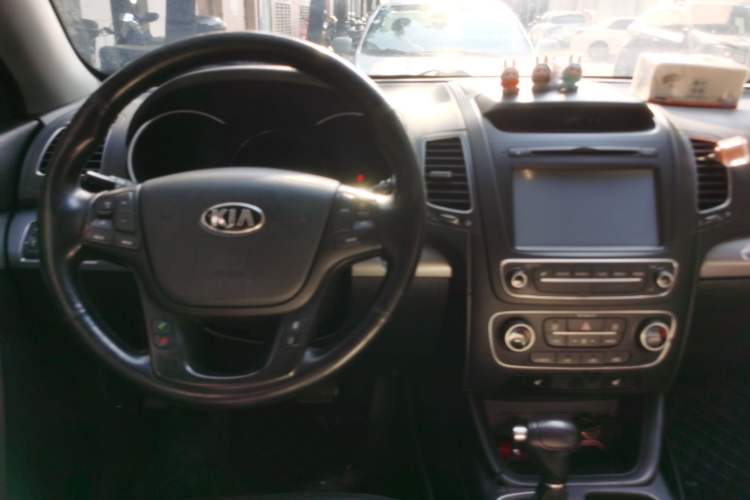 Used Kia Sorento 2013 2.2T 7-seat Diesel Luxury Edition Steering Wheel
