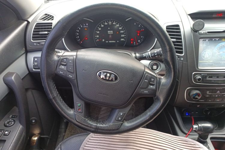 Used Kia Sorento 2013 2.4L 7-Seater Gasoline Luxury Version China IV Standard Steering Wheel