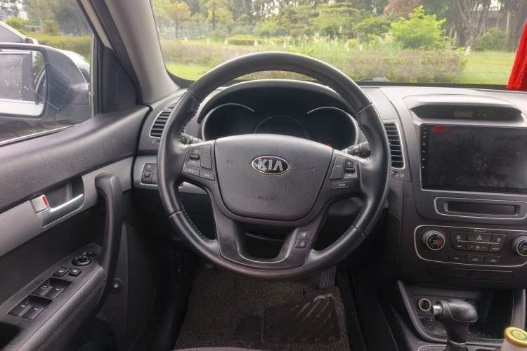 Used Kia Sorento 2013 2.4L 7-Seater Gasoline Comfort Version China IV Standard Steering Wheel
