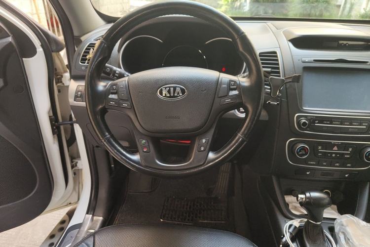 Used Kia Sorento 2013 2.4L 5-Seater Gasoline Luxury Version China V Standard Steering Wheel