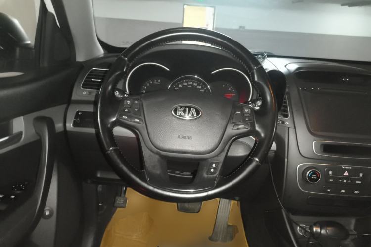 Used Kia Sorento 2013 2.4L 5-Seater Gasoline Comfort Edition Steering Wheel