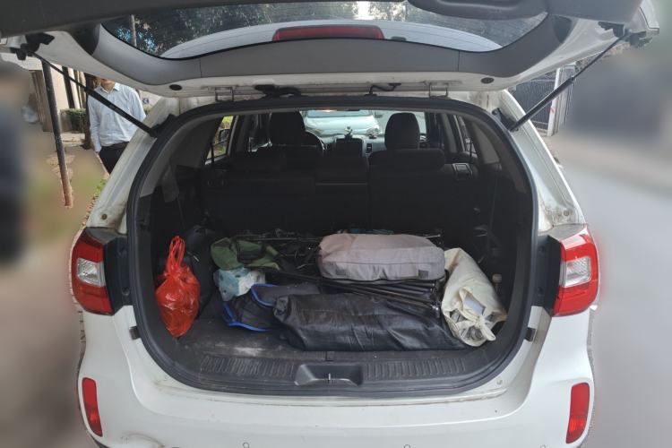 Used Kia Sorento 2013 2.2T 7-seat Diesel Comfort Edition Trunk
