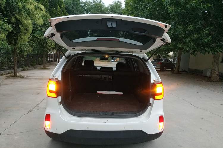 Used Kia Sorento 2013 2.4L 7-seat Gasoline Comfort Edition Trunk
