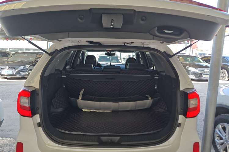 Used Kia Sorento 2013 2.4L 5-Seater Gasoline Luxury Version China IV Standard Trunk
