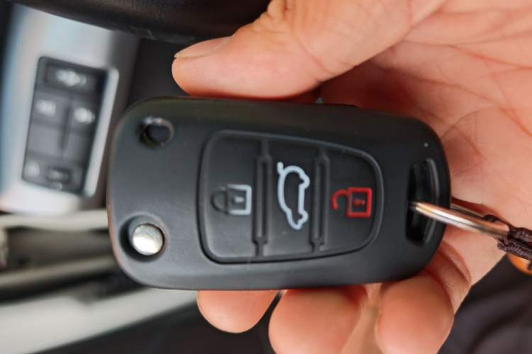 Used Kia Sorento 2013 2.4L 5-Seater Gasoline Comfort Version China IV Standard Vehicle Key