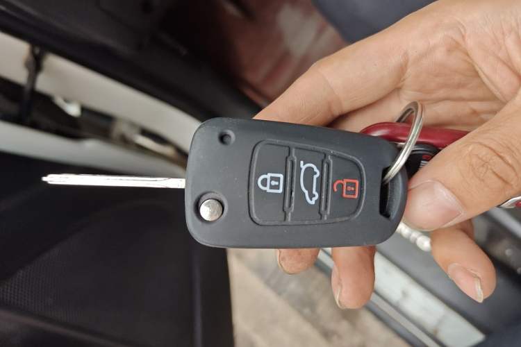 Used Kia Sorento 2013 2.2T 5-Seater Diesel Comfort Edition Vehicle Key