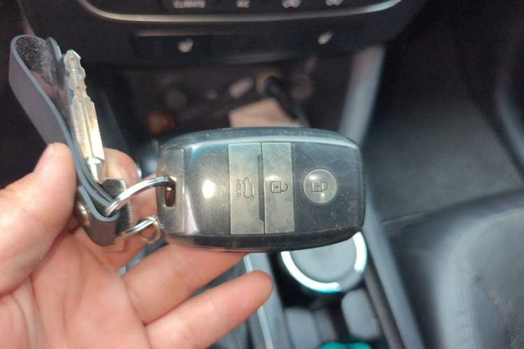 Used Kia Sorento 2013 2.2T 5-Seater Diesel Luxury Edition Vehicle Key