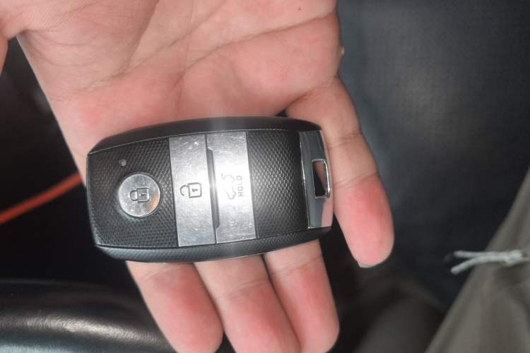 Used Kia Sorento 2013 2.2T 7-seat Diesel Luxury Edition Vehicle Key