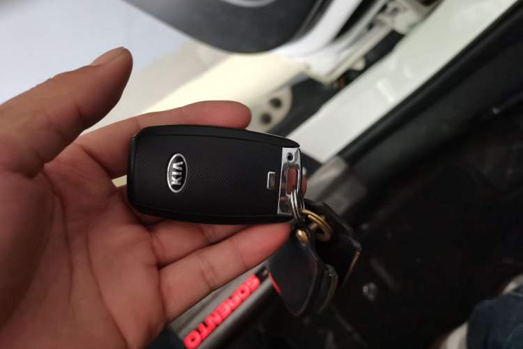 Used Kia Sorento 2013 2.4L 7-seat Gasoline Luxury Edition Vehicle Key