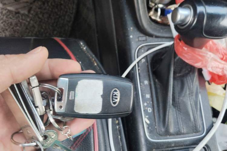 Used Kia Sorento 2013 2.4L 7-seat Gasoline Luxury Edition Vehicle Key