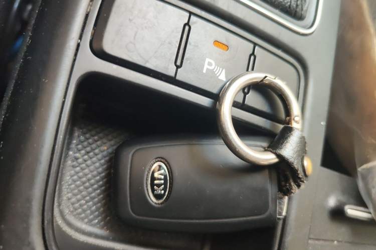 Used Kia Sorento 2013 2.4L 5-Seater Gasoline Luxury Version China V Standard Vehicle Key